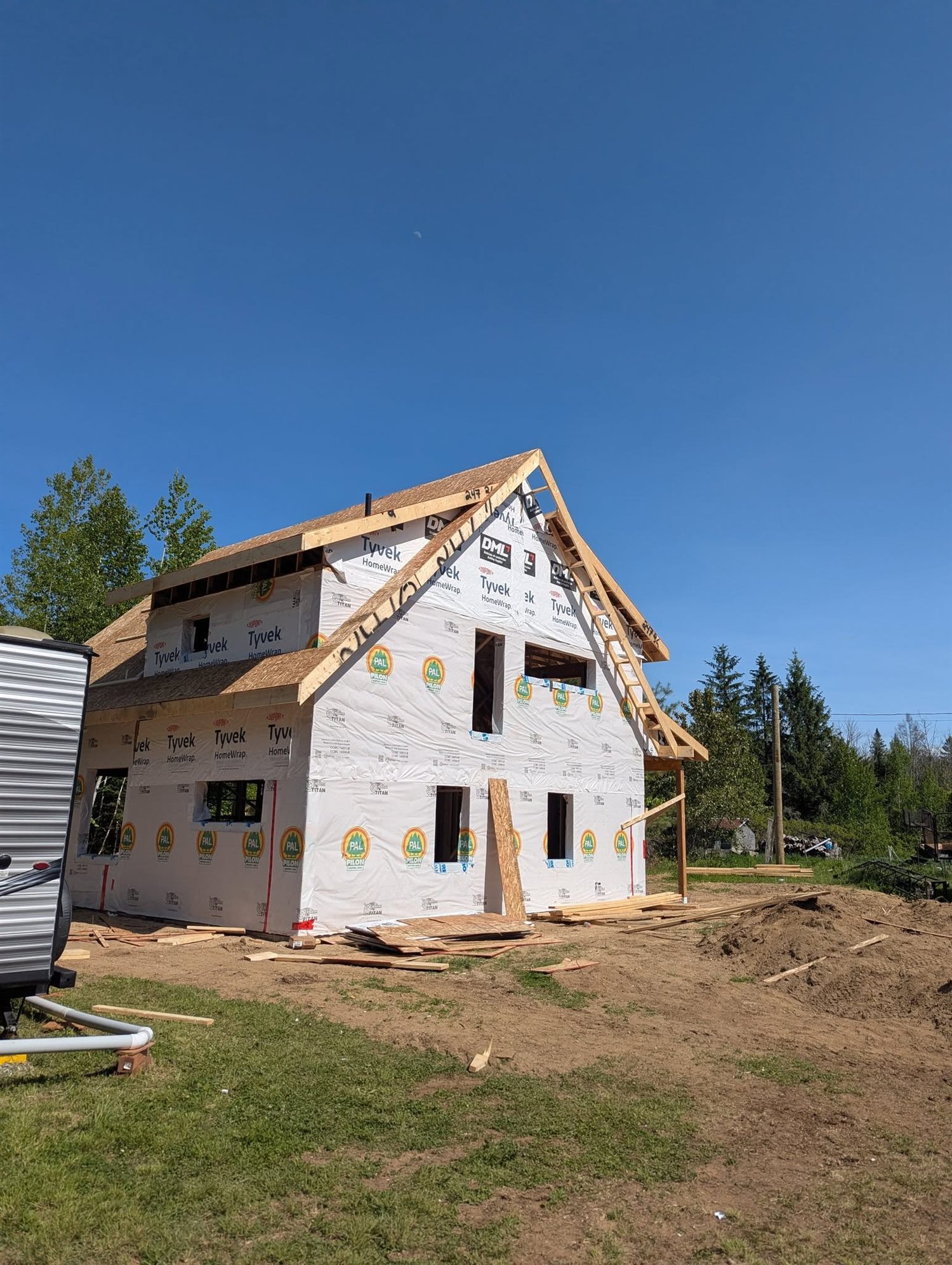 Pignon et toiture d’une maison en construction