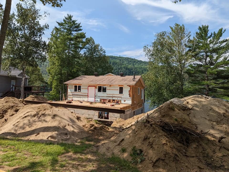 Maison résidentielle pendant des travaux de rénovation et d’agrandissement